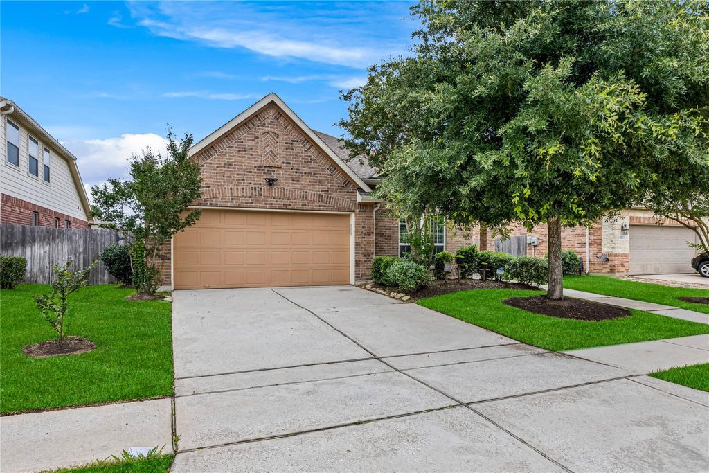 Photo of 7030 Villa Mountain Lane, Spring, TX 77379 (MLS # 64946920)
