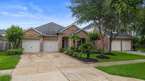 Photo of 4016 Candle Cove Court, Sugar Land, TX 77479 (MLS # 42547940) Photo of 4016 Candle Cove Court, Sugar Land, TX 77479 (MLS # 42547940)