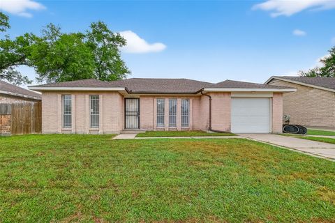 Photo of 15022 Chipman Lane, Houston, TX 77060 (MLS # 49041337)
