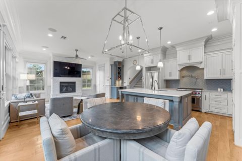 Photo of 426 Marshall Street, Houston, TX 77006 (MLS # 53199593)