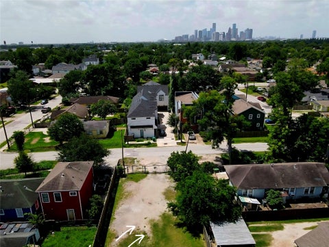 Photo of 1417 Weiss Street, Houston, TX 77009 (MLS # 17549490)