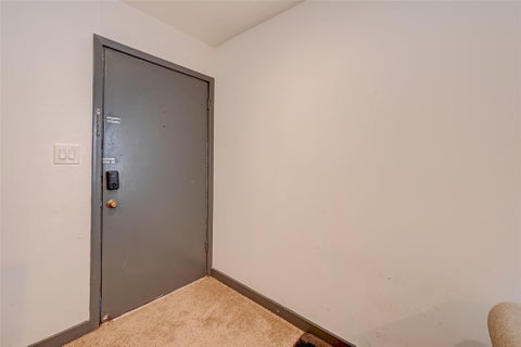 3049886406