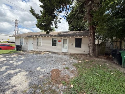 Photo of 6603 Avenue T, Houston, TX 77011 (MLS # 64633122)