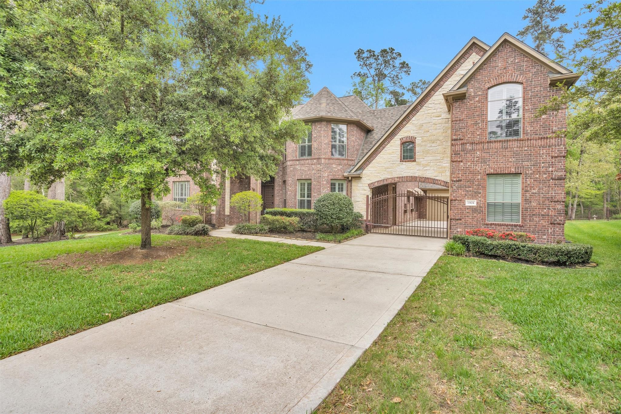 1904 Cliff Manor Drive