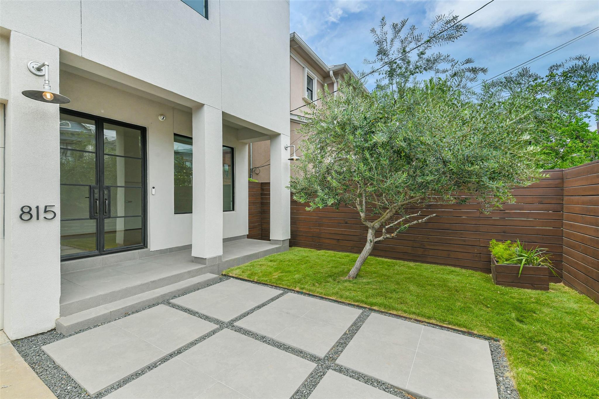 815 Alexander Street
