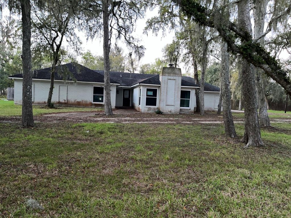 Photo of 109 Buffalo Trail, Lake Jackson, TX 77566 (MLS # 4877493)