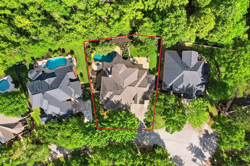 Photo of 6110 Country Falls Lane, Kingwood, TX 77345 (MLS # 68102195)