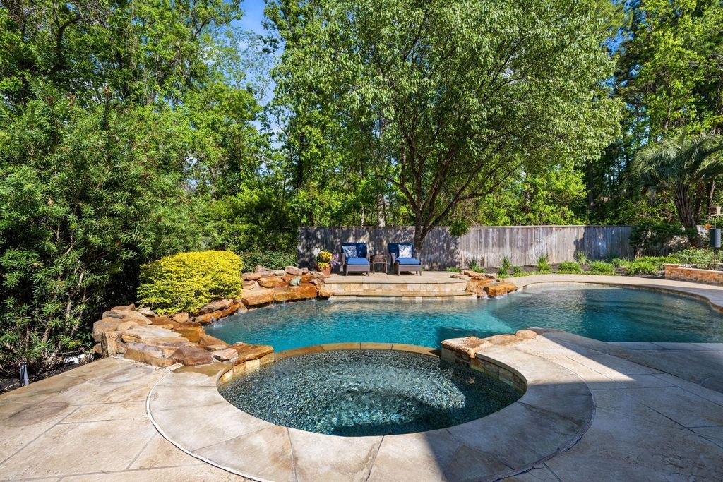 Photo of 6110 Country Falls Lane, Kingwood, TX 77345 (MLS # 68102195)