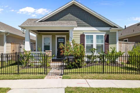 Apartment For Sale - 2505 S Houston Avenue<br/> Pearland, TX 77581