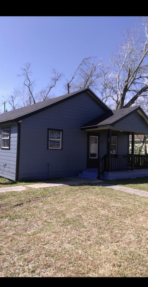 Photo of 412 Avenue C, La Marque, TX 77568 (MLS # 10687424)