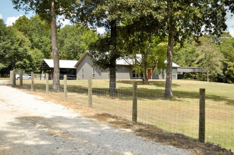 Photo of 840 Horace Bonds Road, Livingston, TX 77351 (MLS # 77418124)