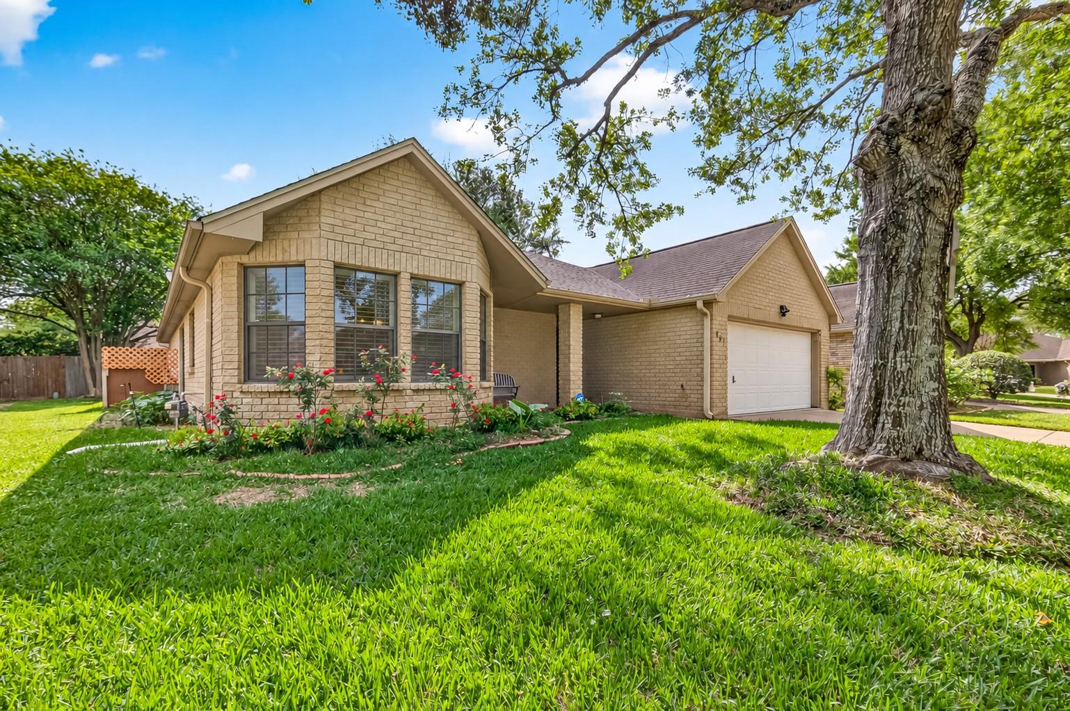 807 Forest Oaks Lane