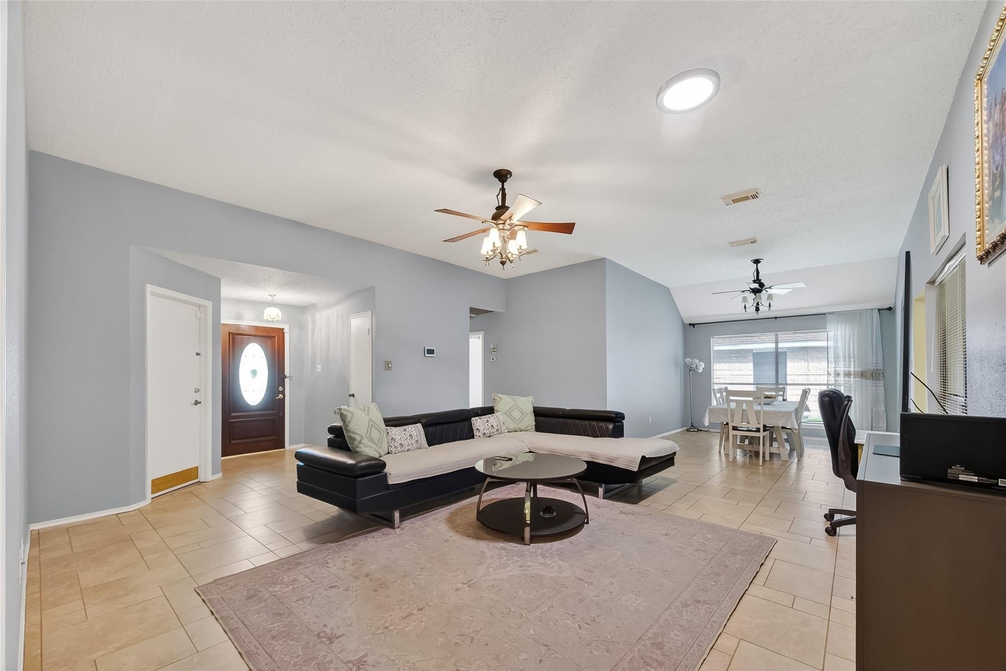 807 Forest Oaks Lane