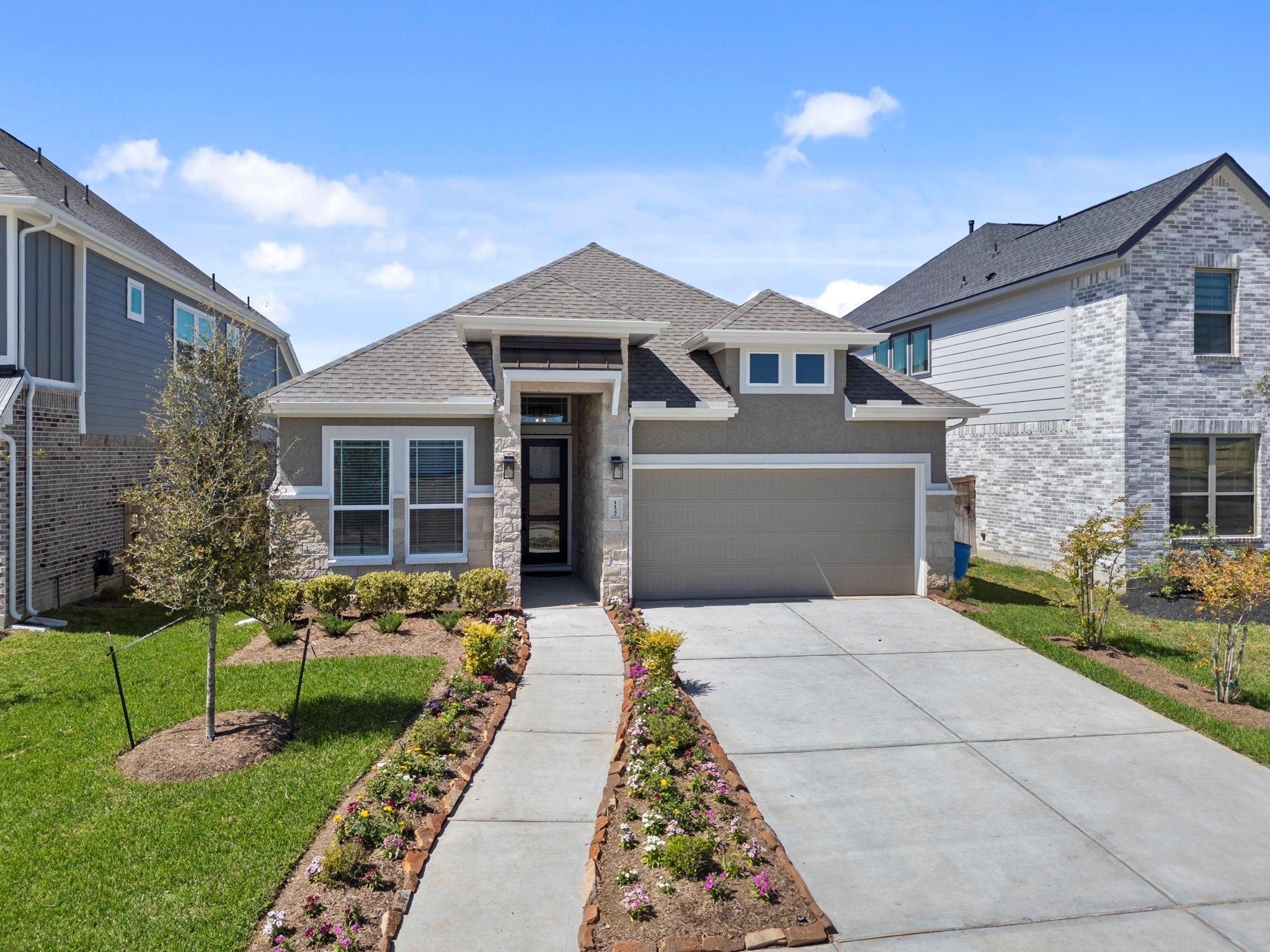 1127 Luna Drive