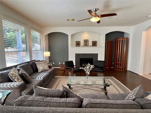 Photo of 2 Stone Arrow Place, The Woodlands, TX 77382 (MLS # 35716591)