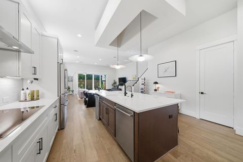 Tiny photo for 1529 Laird Street, Houston, TX 77008 (MLS # 37517975)