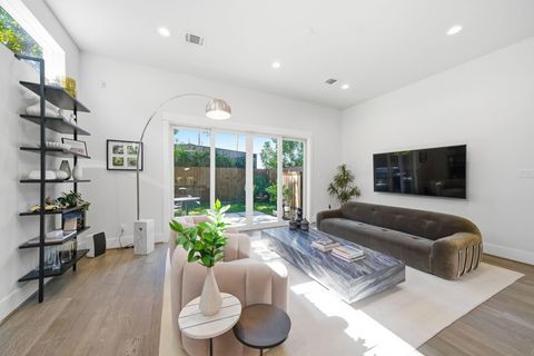 Tiny photo for 1529 Laird Street, Houston, TX 77008 (MLS # 37517975)