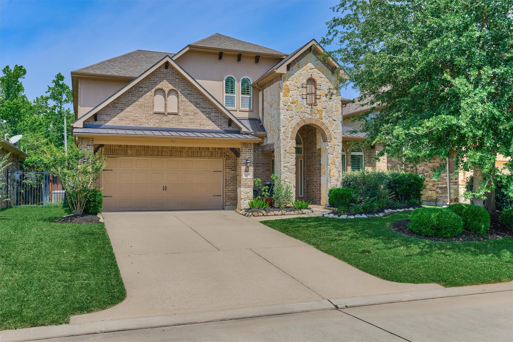 155 W Wading Pond Circle