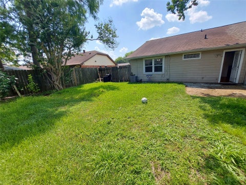 Tiny photo for 3807 Quiet Place Drive, Houston, TX 77082 (MLS # 67845394)