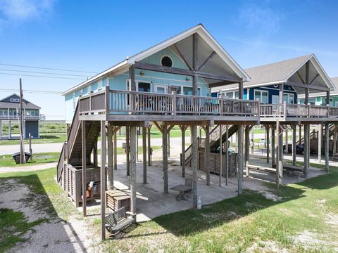 Photo of 2496 Highway 87, Gilchrist, TX 77617 (MLS # 76711360)
