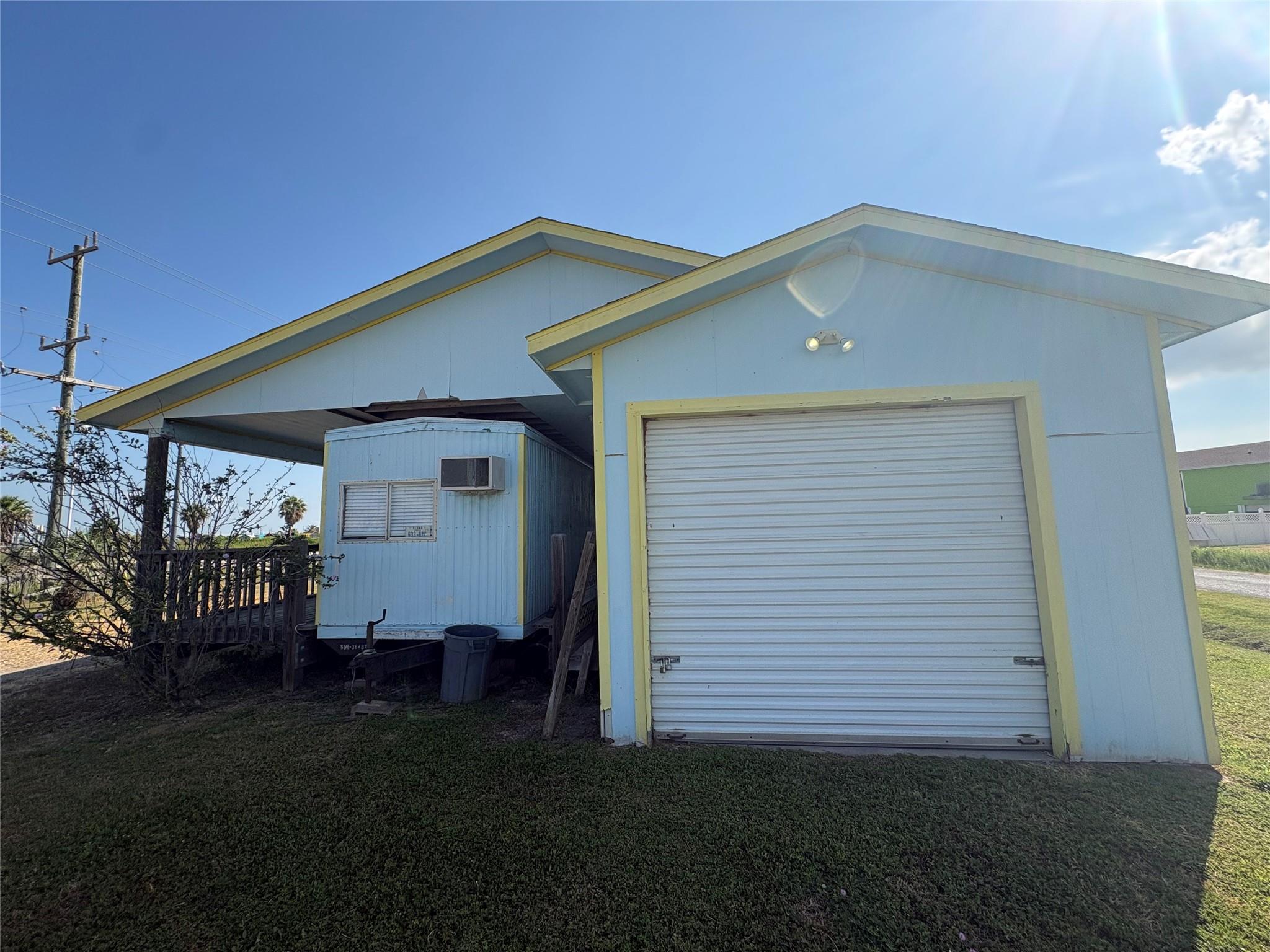 998 Ramada Boulevard