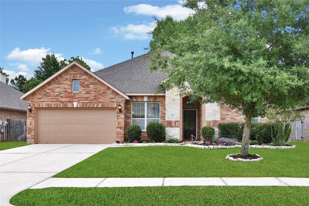 Photo of 911 River Crossing Drive, Conroe, TX 77384 (MLS # 70236659)