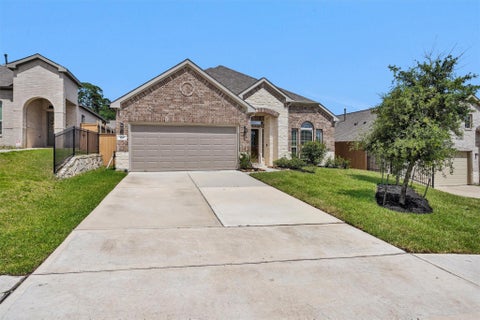 Homes For Sale - 760 Yellow Birch Lane<br/> Conroe, TX 77304