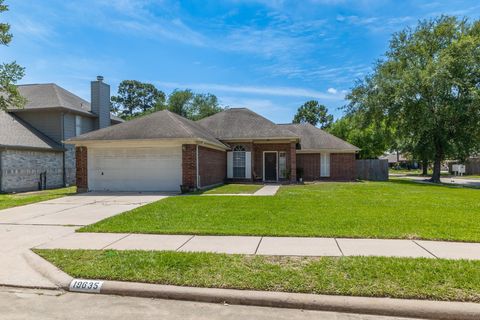 Photo of 19635 Vernier Woods Lane, Spring, TX 77379 (MLS # 40970145)
