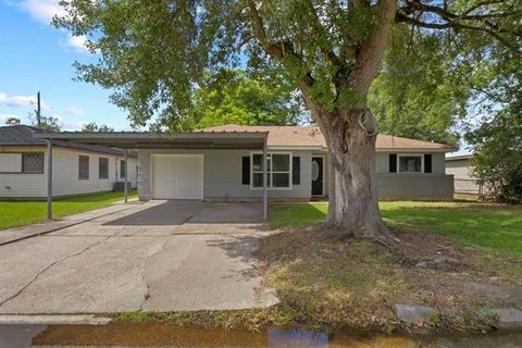 Photo of 4816 Westmore AVE, Orange, TX 77630 (MLS # 69361348)