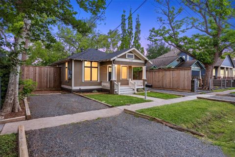 Photo of 1115 Adele Street, Houston, TX 77009 (MLS # 62786731)