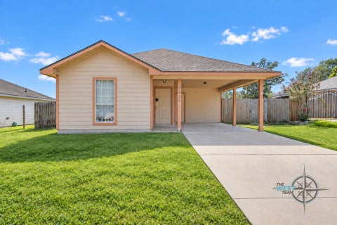 Homes For Sale - 8825 E Buffalo Circle<br/> Willis, TX 77378
