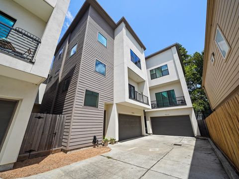 Photo of 5820 Petty Street #B, Houston, TX 77007 (MLS # 72700267)