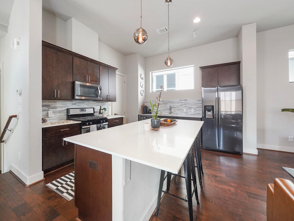 Photo of 5820 Petty Street #B, Houston, TX 77007 (MLS # 72700267)