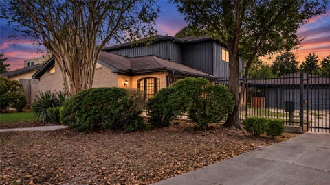 Photo of 10907 Braes Forest Drive, Houston, TX 77071 (MLS # 6414690)