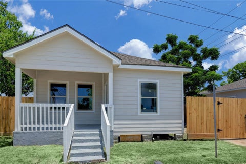 Photo of 1601 Bigelow Street, Houston, TX 77009 (MLS # 26933240)