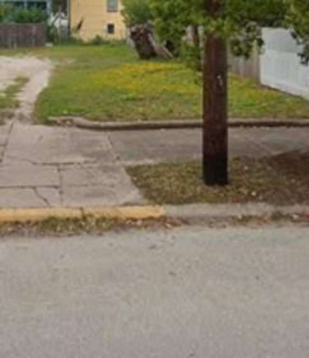 Photo of 2420 Avenue O 1/2, Galveston, TX 77550 (MLS # 28133080)