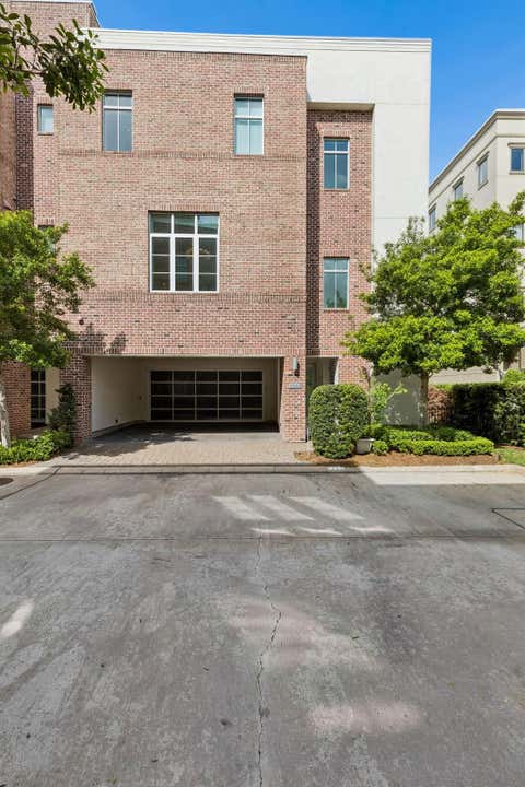 Photo of 1444 Lake Pointe Parkway, Sugar Land, TX 77478 (MLS # 35941953)
