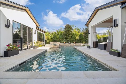 Photo of 212 E Cowan Drive, Houston, TX 77007 (MLS # 74768399)