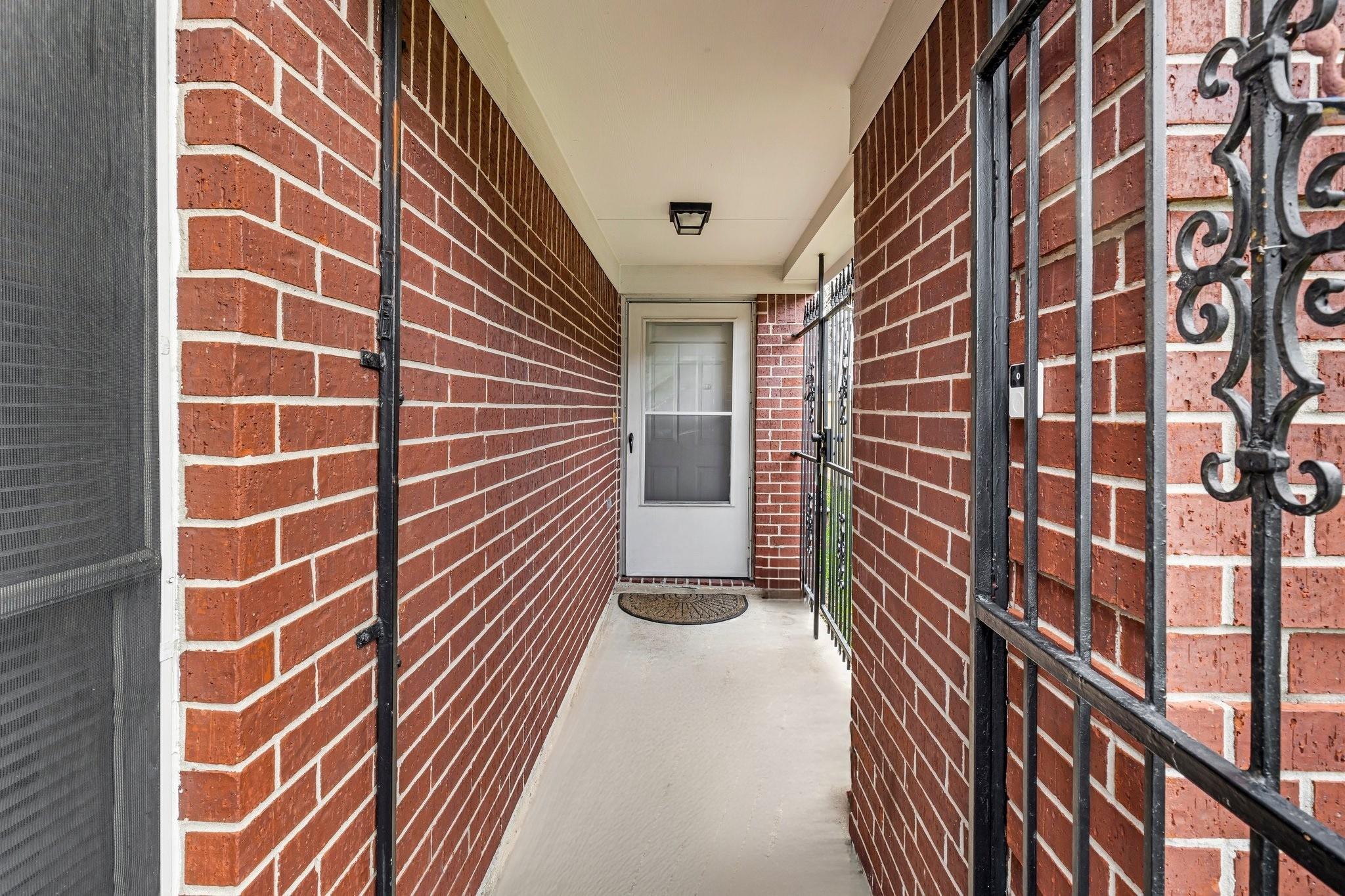 1130 Fairlane Square