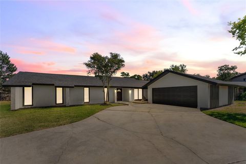 Photo of 3203 Lazy Pine Lane, La Porte, TX 77571 (MLS # 76615997)