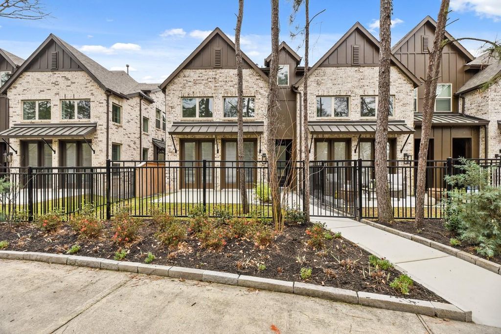 Photo of 2708 Woodforest Parkway N, Montgomery, TX 77316 (MLS # 18653013)