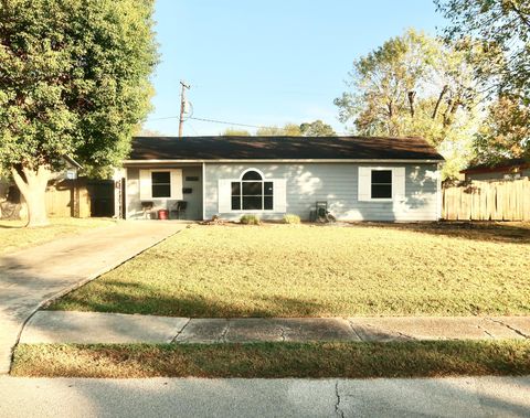 Photo of 2113 Pickerton Drive, Deer Park, TX 77536 (MLS # 76528279)