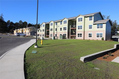 Photo of 900 N Oak Harbor St, Other, WA 98277 (MLS # 36621521)