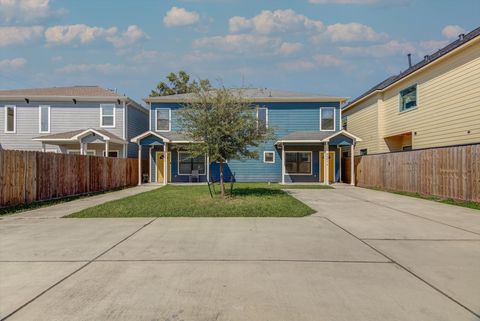 Photo of 6607 Avenue O, Houston, TX 77011 (MLS # 82419555)