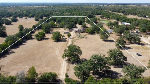 Photo of 2502 Pettit Lane, Schulenburg, TX 78956 (MLS # 97939990)