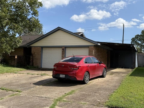 Photo of 901 Regency Drive, Deer Park, TX 77536 (MLS # 40424723)