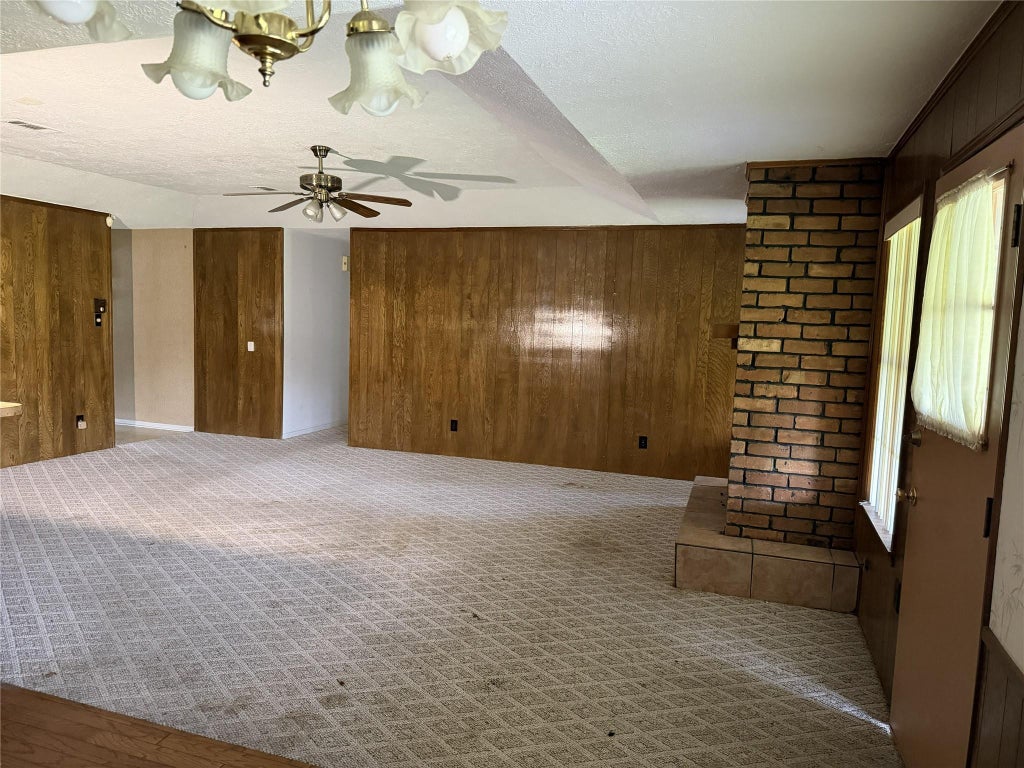 Photo of 901 Regency Drive, Deer Park, TX 77536 (MLS # 40424723)