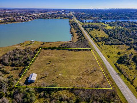 9702 Monticello Drive Texas City TX 77591