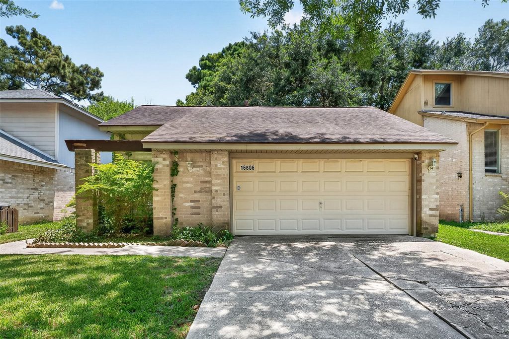 Photo of 16606 Quiet Trail Drive, Humble, TX 77396 (MLS # 21407387)