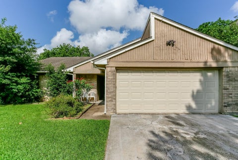 Photo of 7602 Harpers Glen Lane, Houston, TX 77072 (MLS # 54118544)